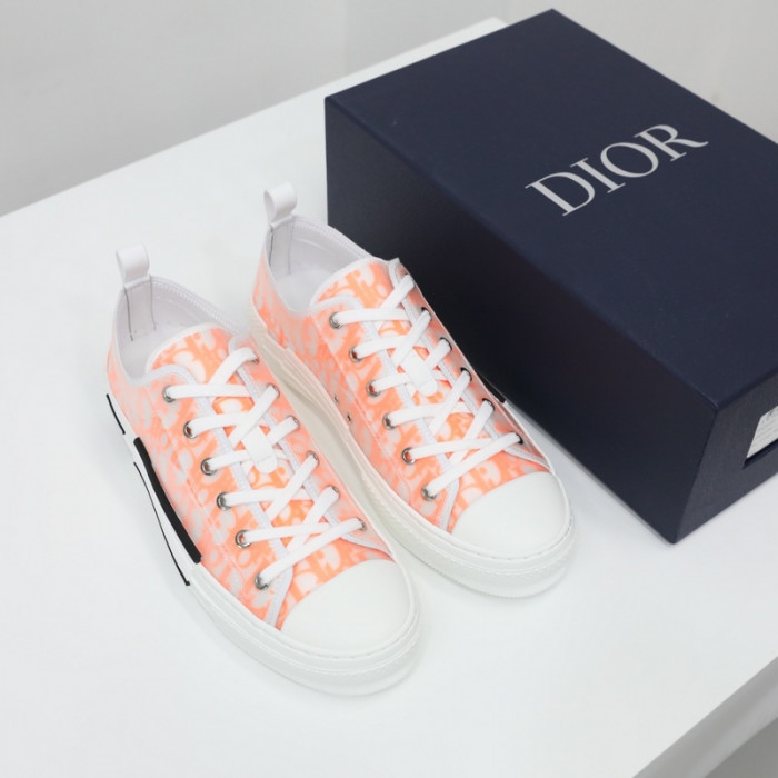 DR B23 OBLIQUE LOW TOP SNEAKER