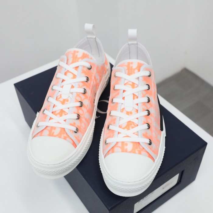 DR B23 OBLIQUE LOW TOP SNEAKER