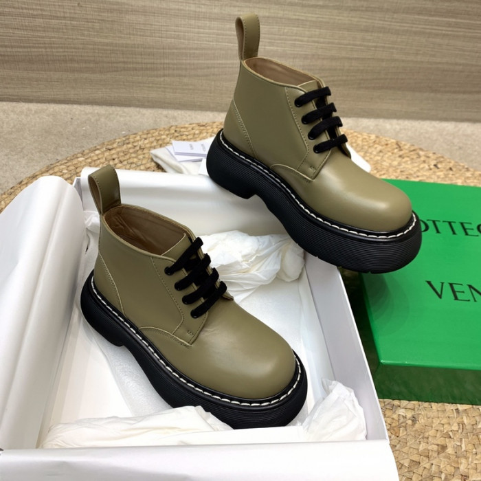 Bo*te*ga ve*ne*ta sneaker
