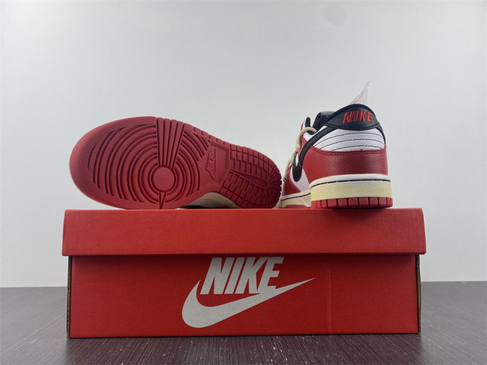 NIKE DUNK LOW EMB CHICAGO KNICKS