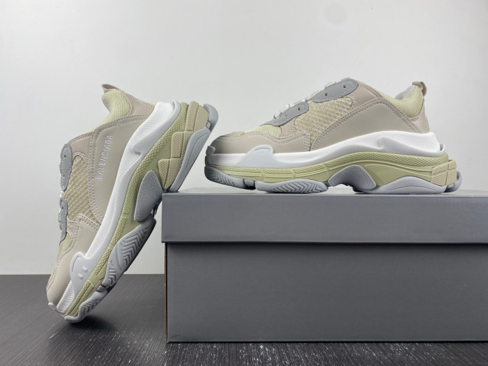 BL TRIPLE S TRAINERS 524039 W2FW4 9790