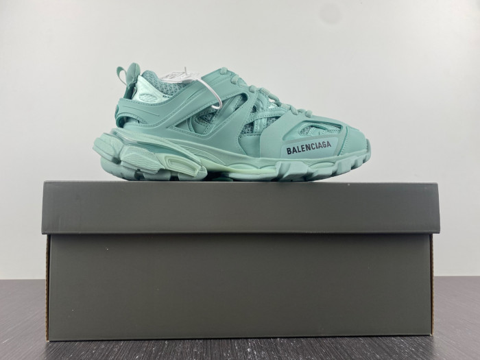 BL TRAINERS TRACK