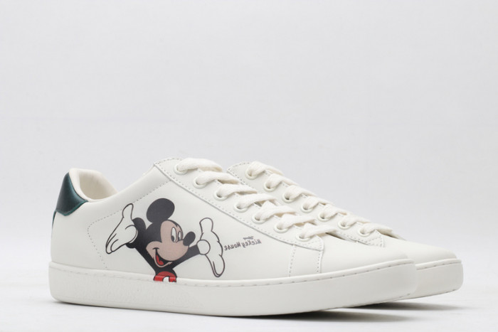 GC ACE EMBROIDERED LOW-TOP SNEAKER GC-18