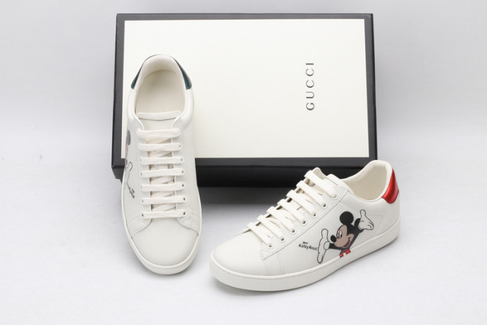 GC ACE EMBROIDERED LOW-TOP SNEAKER GC-18