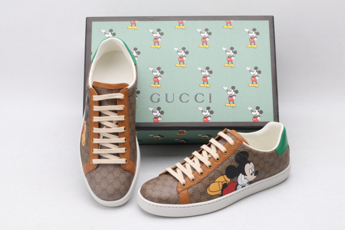 GC ACE EMBROIDERED LOW-TOP SNEAKER GC-19