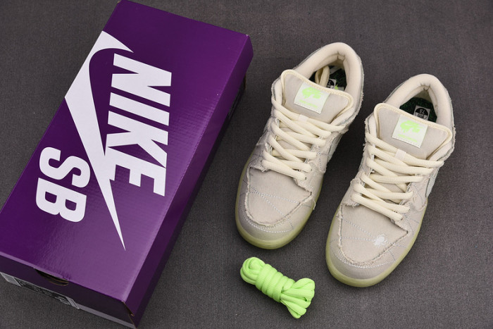 Dunk Low SB 