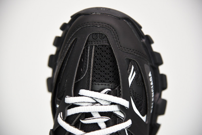 BL TRAINERS TRACK