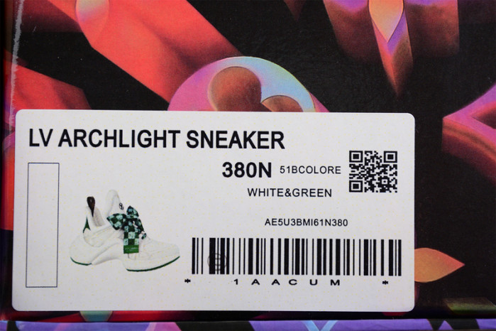 LVT SNEAKERS LVA-004