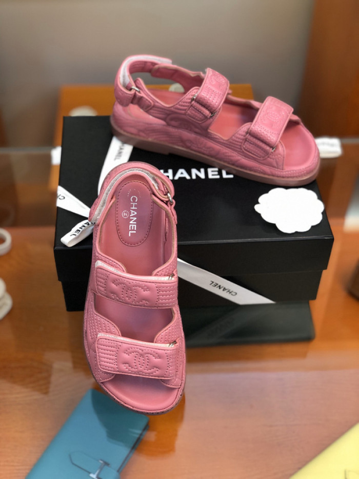 C*HANEL SLIDES C-19