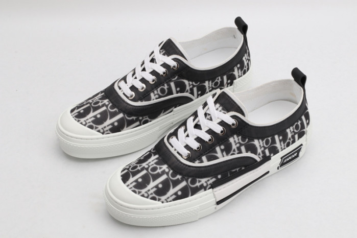 DR B23 OBLIQUE TOP SNEAKER