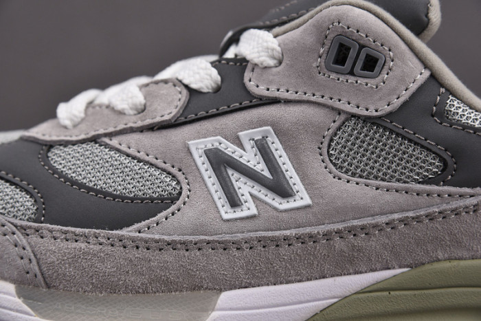 new Ba1an*e 992 grey