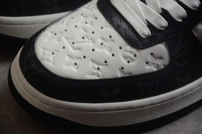 LV X NIKE AIR FORCE SNEAKER LK0236