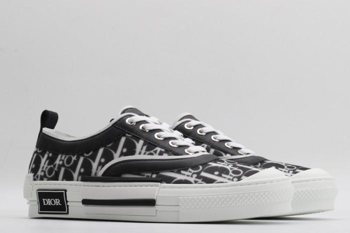 DR B23 OBLIQUE TOP SNEAKER