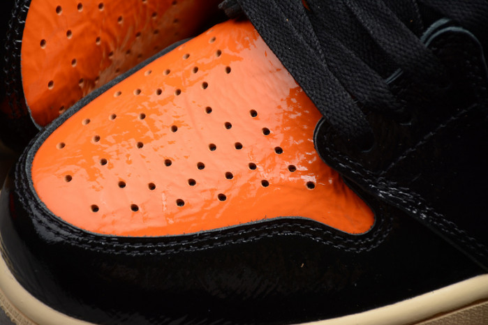 AIR JORDAN 1 SHATTERED BACKBOARD 3.0 555088-028